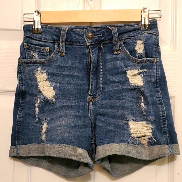 Hollister Pants - Hollister curvy high Rise shorts
